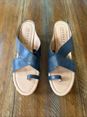 Women’s Journee Collection Shoe Cork Wedge Size 9 New